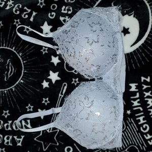 Victoria's Secret Dream Angels padded no-wire lace bra